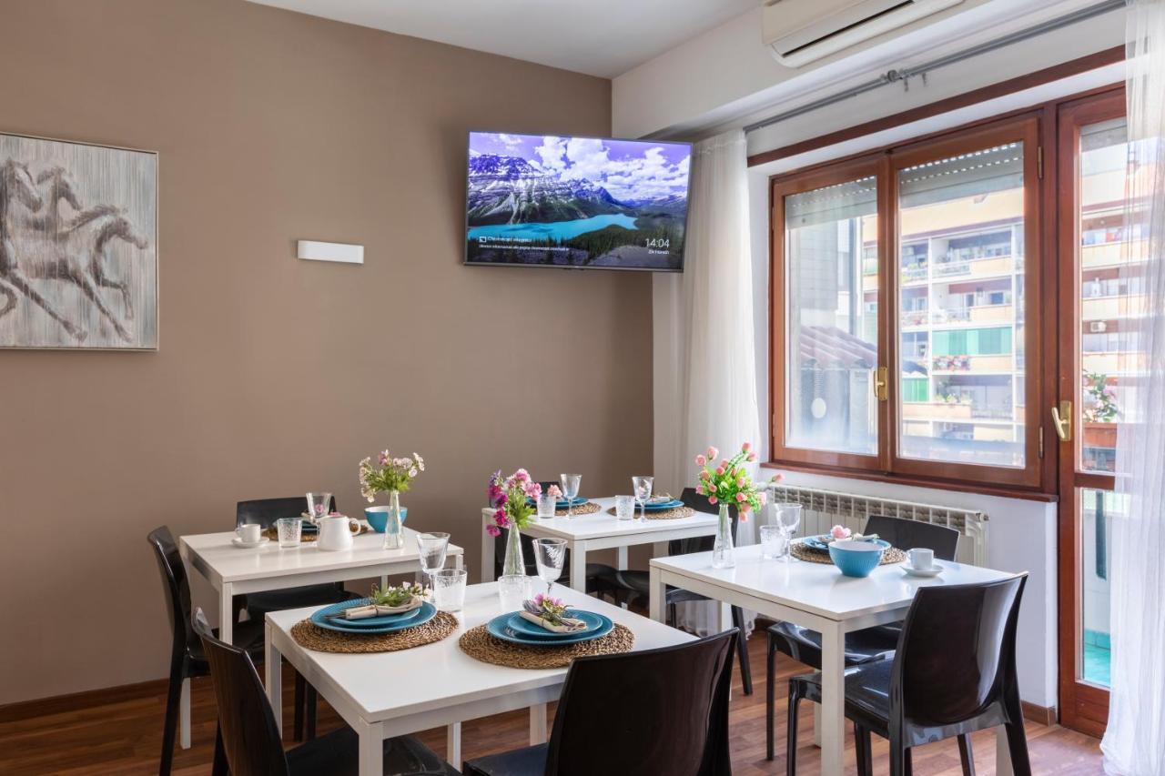 Momo Central Rome 3 外观 照片